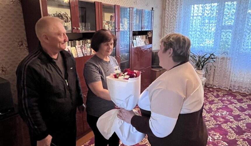 Взгляд сквозь десятилетия Взгляд сквозь десятилетия